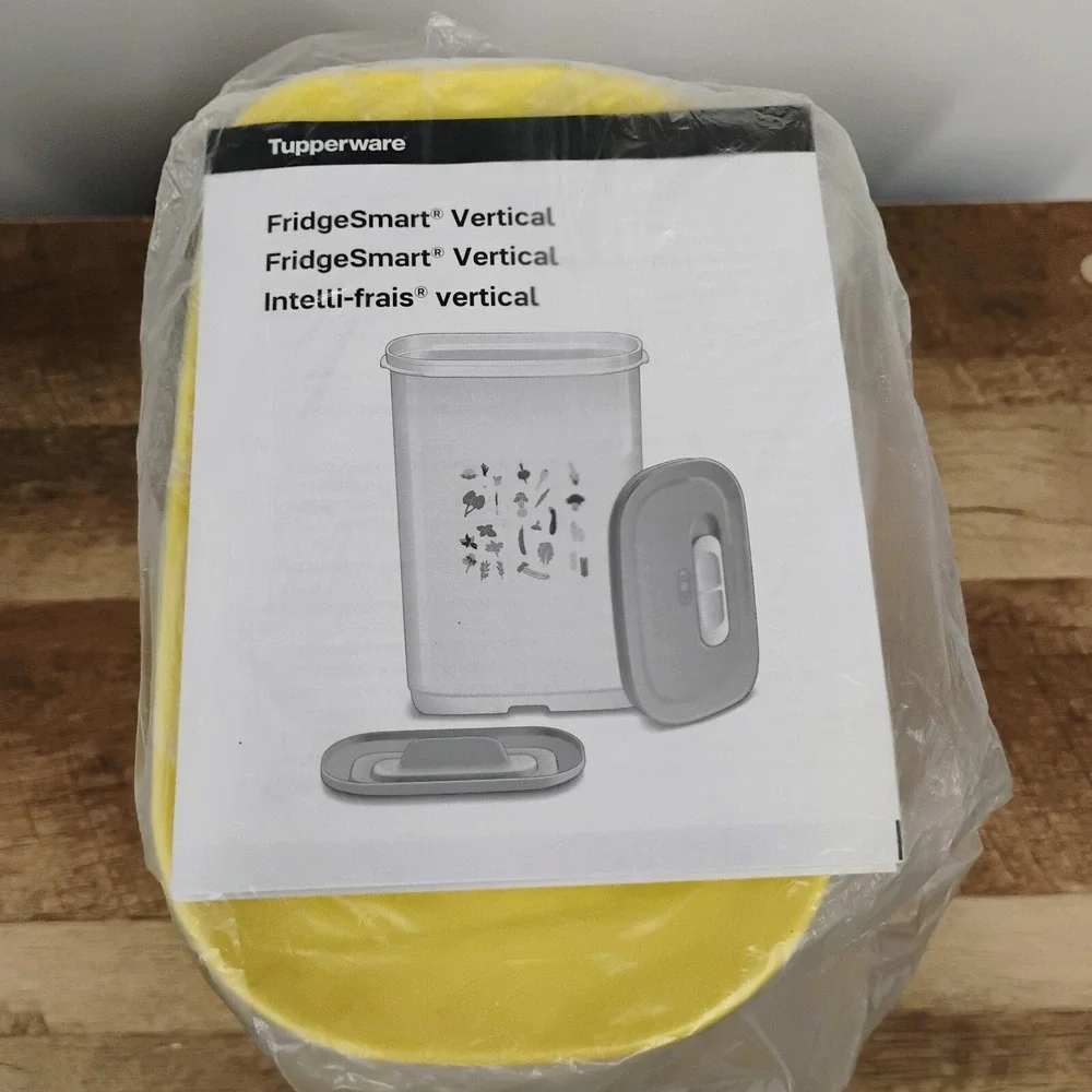 Tupperware FridgeSmart Vertical Container w/ Insert 3.2 Liter Vent Tab Yellow‎